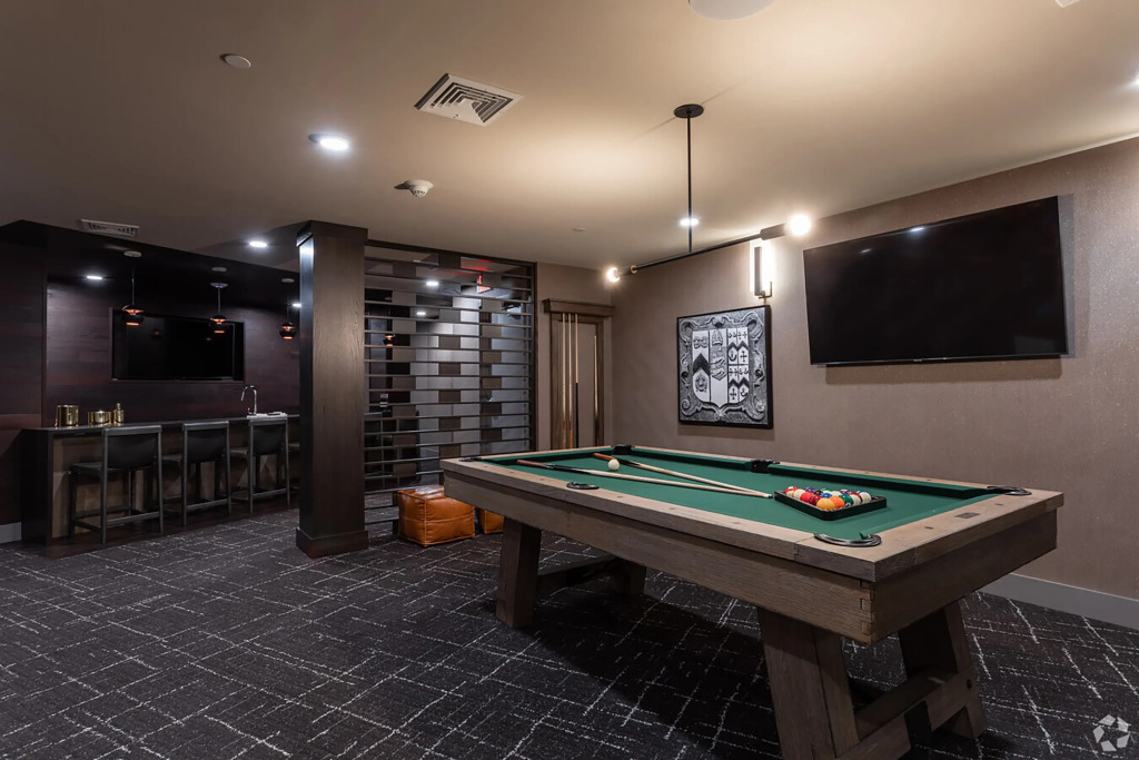 Luxurious 2BR - 2Bath W/ Gym | Downtown at Yale