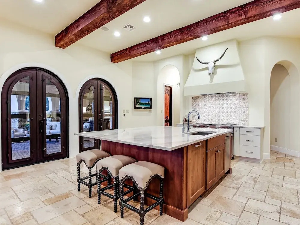 The Arrive Sunrise Estate On Lake Austin 5 Bedroom Estate