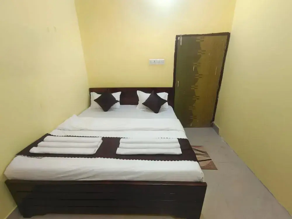 Goroomgo The Grand Empire Angul