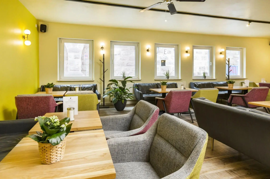 Five Reasons Hostel & Hotel