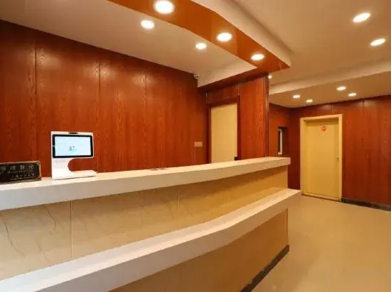 Zsmart Hotel (Shanghai Xinzhuang Metro Station Longemont)