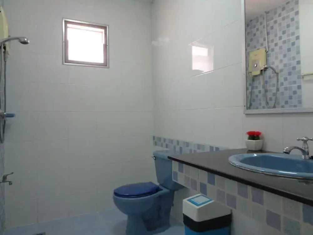 4 Bedroom Villa Private Pool Central Pattaya 15 min Away