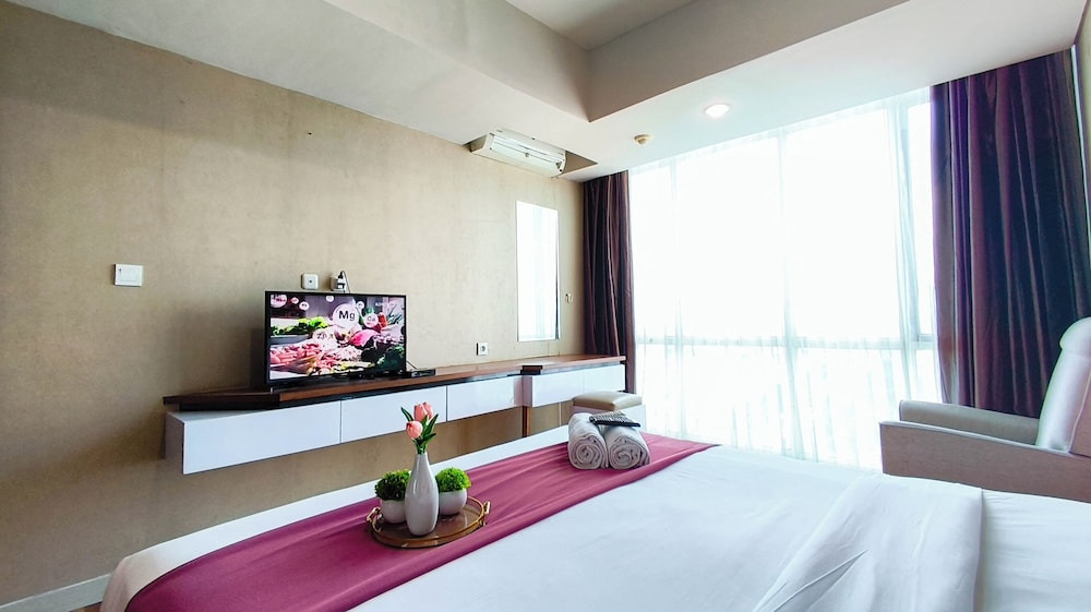 Modern 1Br With City View At Tamansari Papilio Apartment