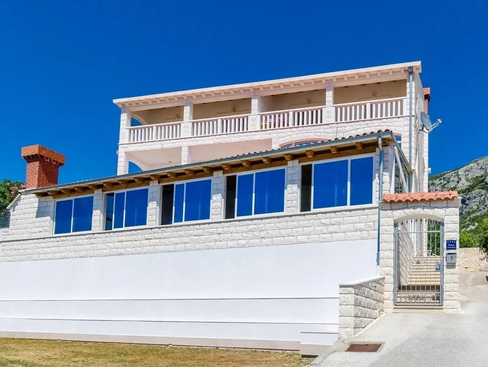 Villa Mateo - Three Bedroom Apartment With Terrace and Private Pool ID Direct Booker 769