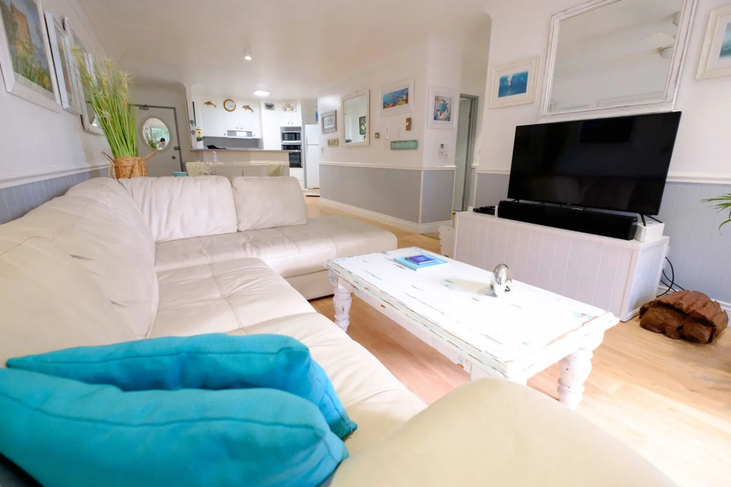 Sanctuary Lake Apartments