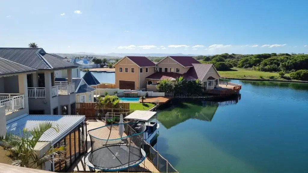 5 on Aruba - Marina Martinique