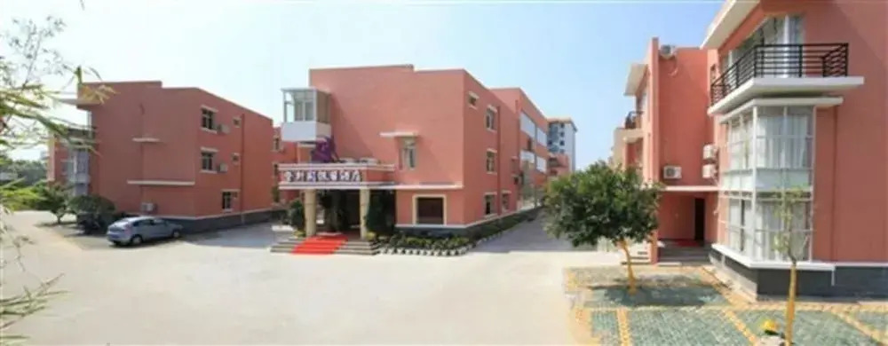 Purple Attic Holiday Hotel