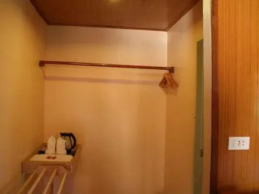 Bangrak Pier Bungalow