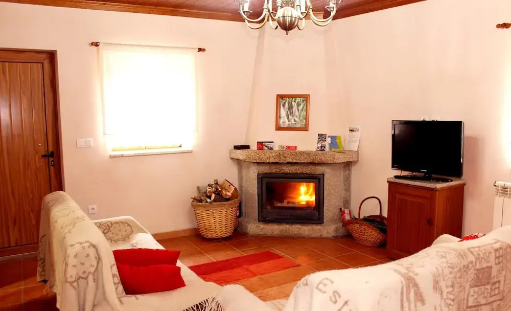 House With 3 Bedrooms in Povoa Velha, With Wonderful Mountain View, Fu