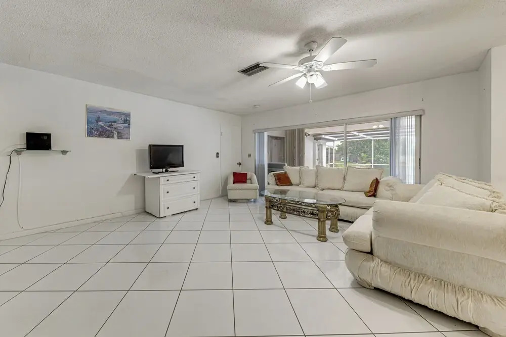 Canal-front Gem w/ Pool: 3 Mi to Hard Rock Stadium
