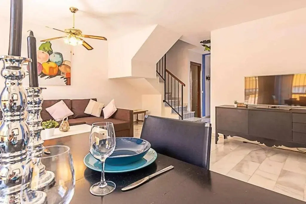 797 Holiday Rentals - Adosado para 6 a 1 min de la playa Carihuela