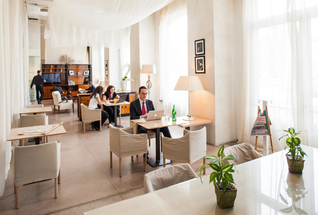 Cosmo Hotel Palace