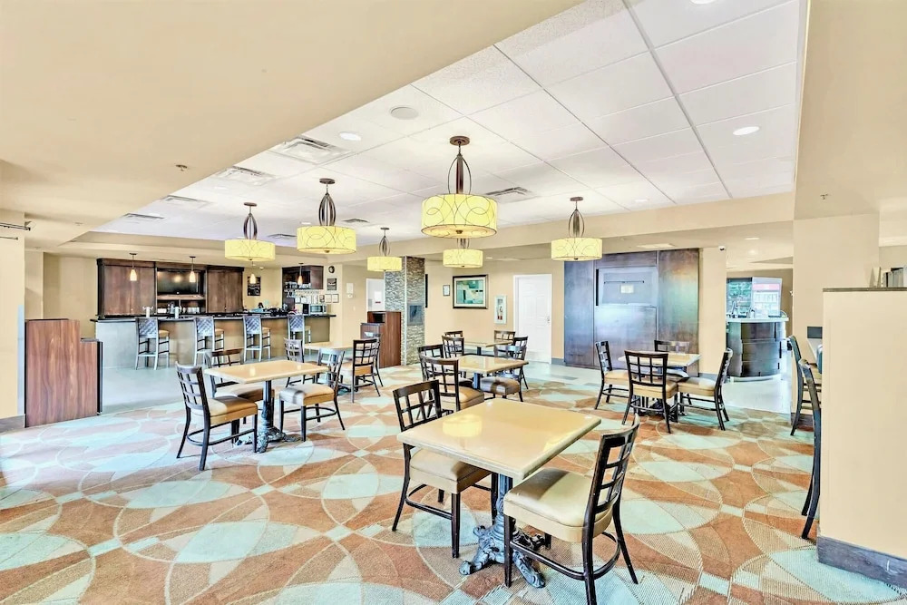 Cozy Apartment w Pool and Hot Tub - Near Disney