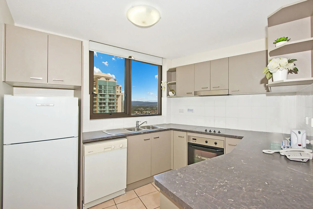 Surfers International Apartments