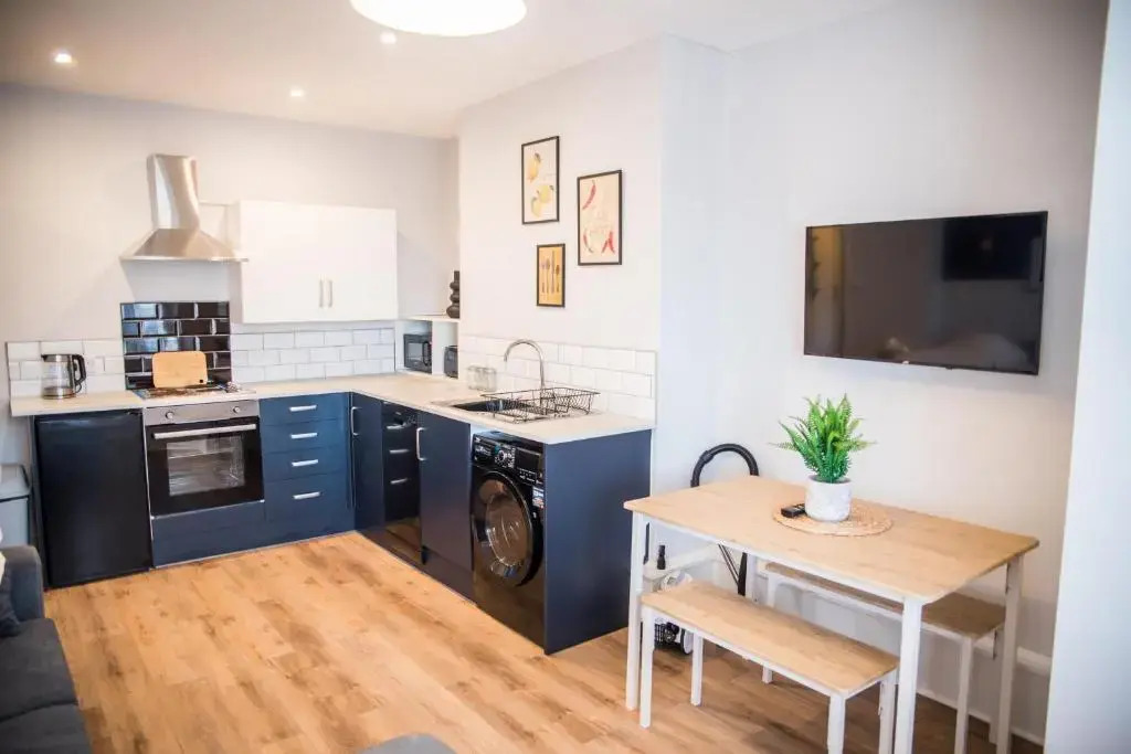 Derby's Beach Suites by Sasco Apartments
