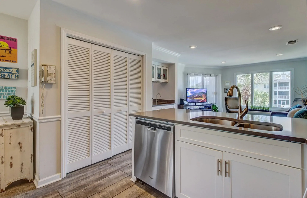 203 I Tidewater by AvantStay | Beach Condo w/ Communal Pool!, Isle of Palms