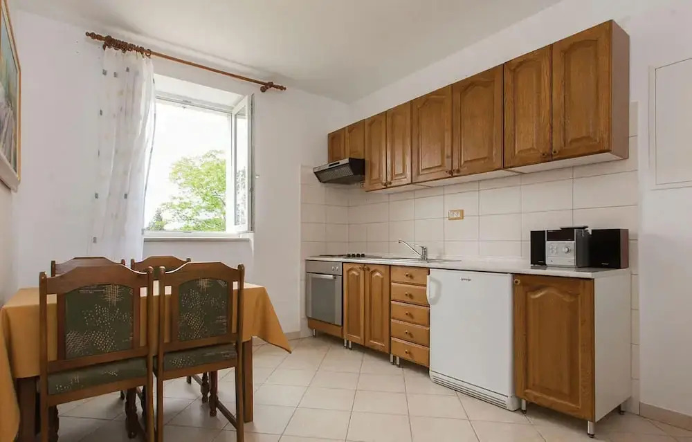 Stunning Home in Valbandon With Wifi and 6 Bedrooms