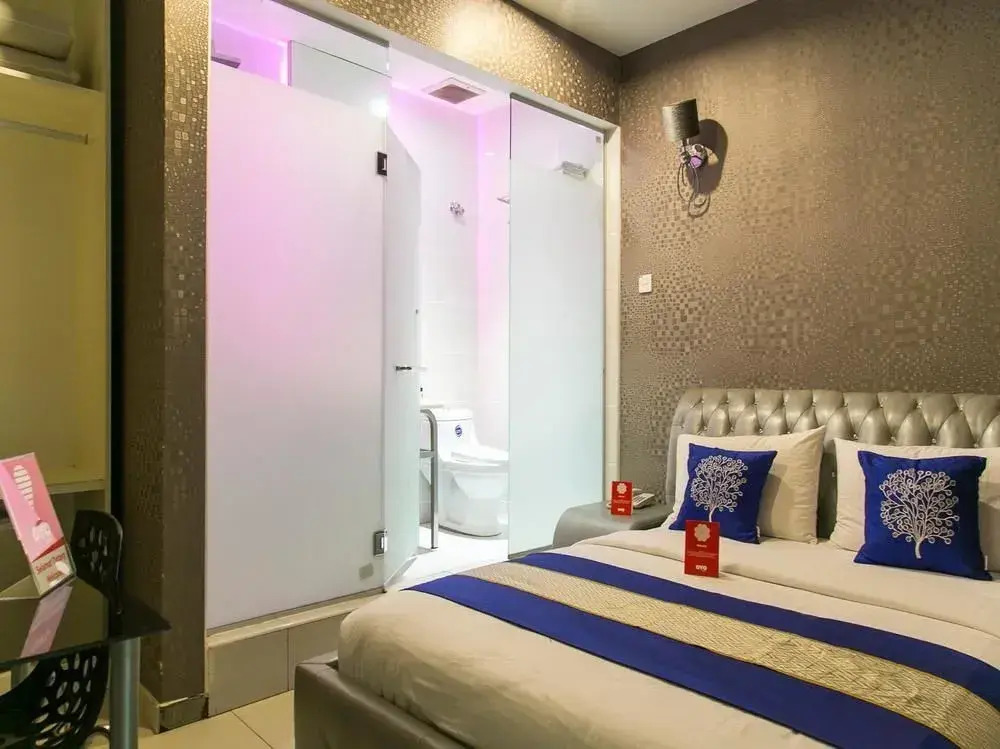 OYO Rooms Fahrenheit Mall