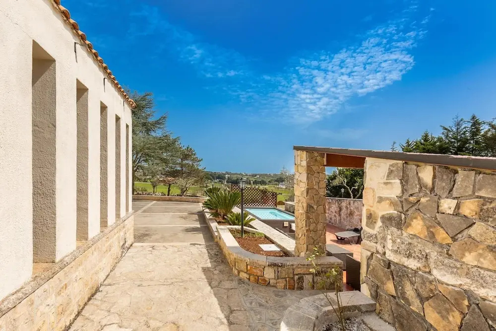 2845 Trulli Carvaloo by Barbarhouse