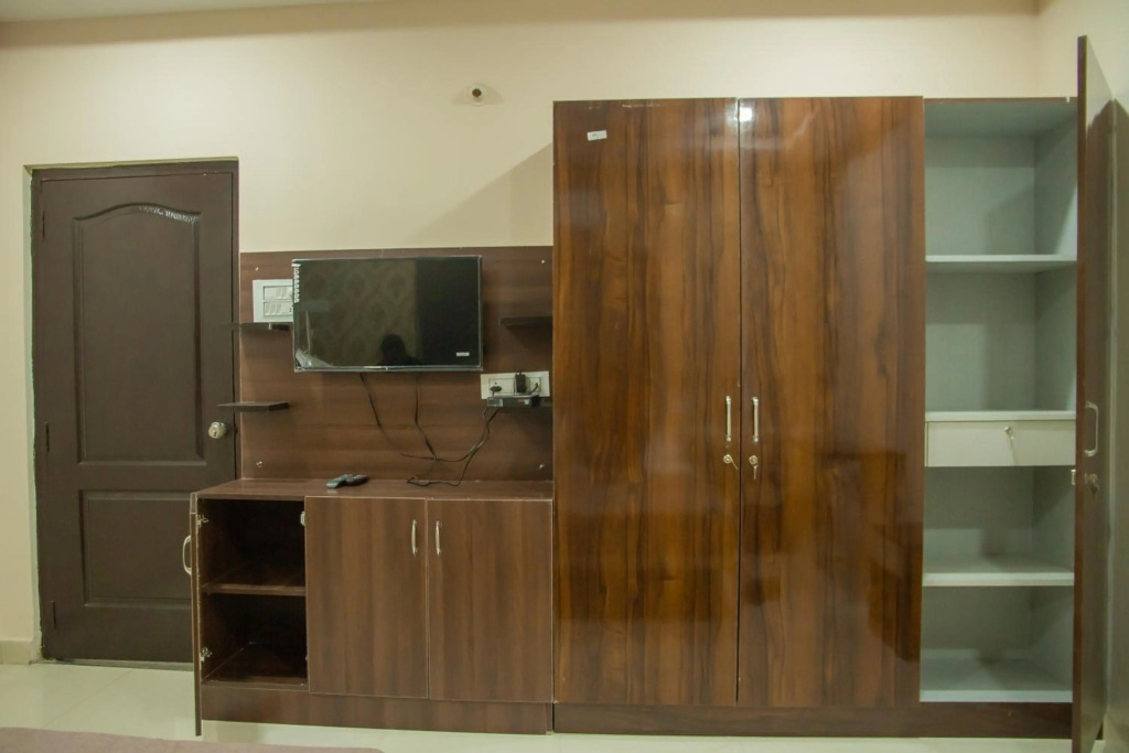 Hotel Iris Atnest Madhapur - A Business Hotel