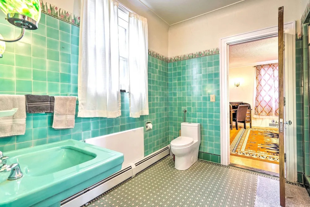 Charming Historic Home ~ 1 Mi to Dtwn Olean!