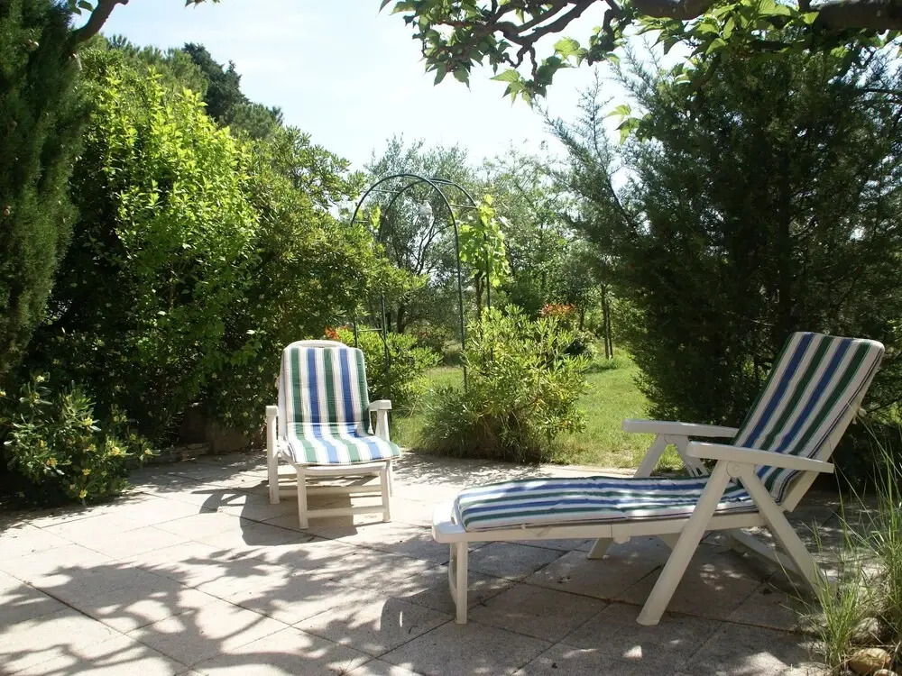 Charming Hunting Lodge near Loupian with garden
