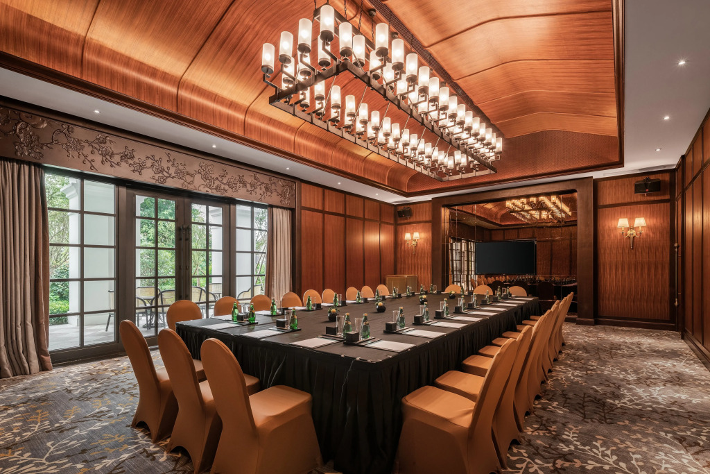 Hotel Indigo Heilong Lake by IHG
