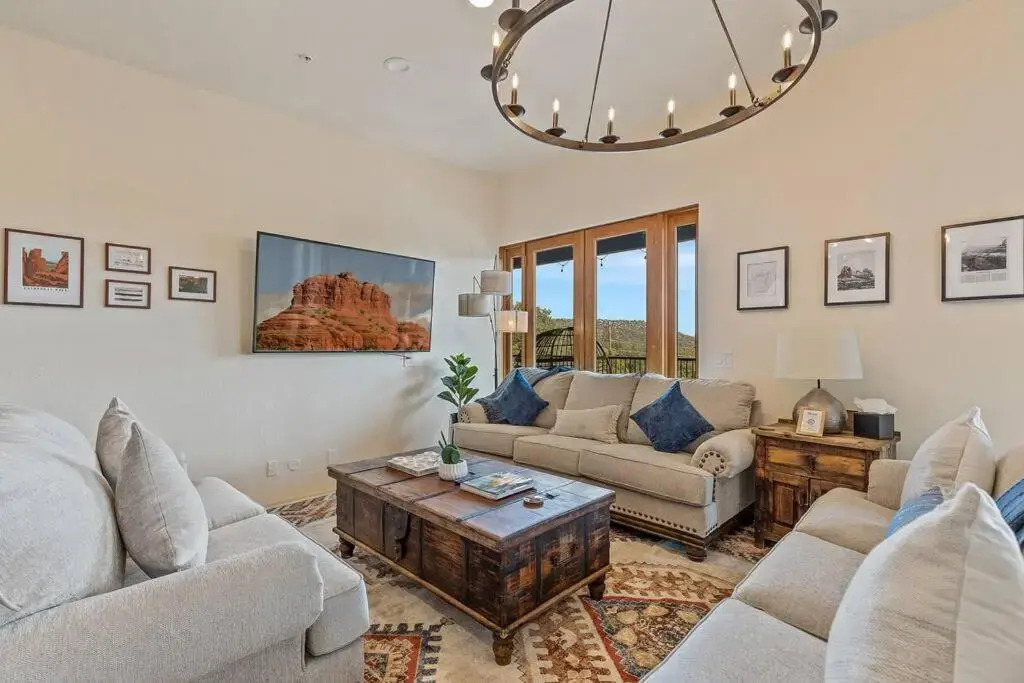 Close to Fresh Creek! Sleeps 12 ~ Amazing Views w/Serene Open Space ~ Hot Tub + Game Room ~ Trails outside