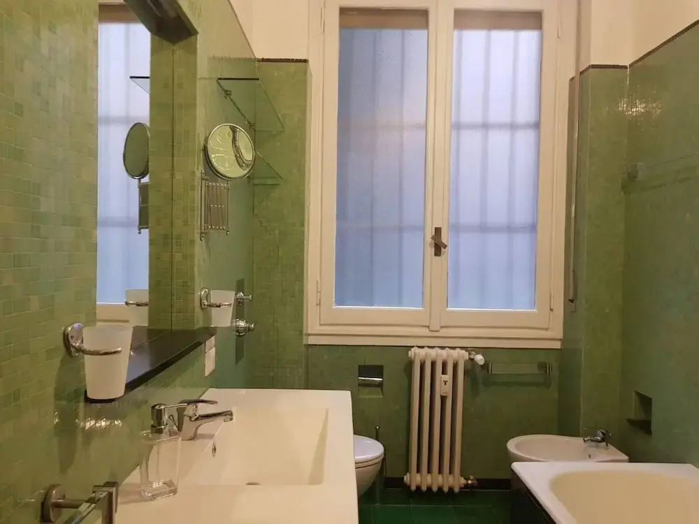 Exclusive 4 Bedrooms Apartment in Milan Center
