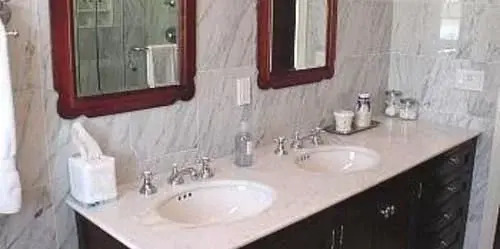 Seatuck Cove House Waterfront B&B