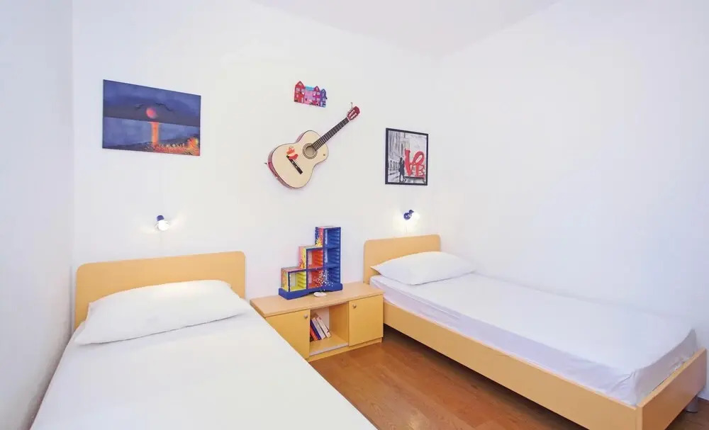 Amazing Home in Sucuraj With 3 Bedrooms and Wifi