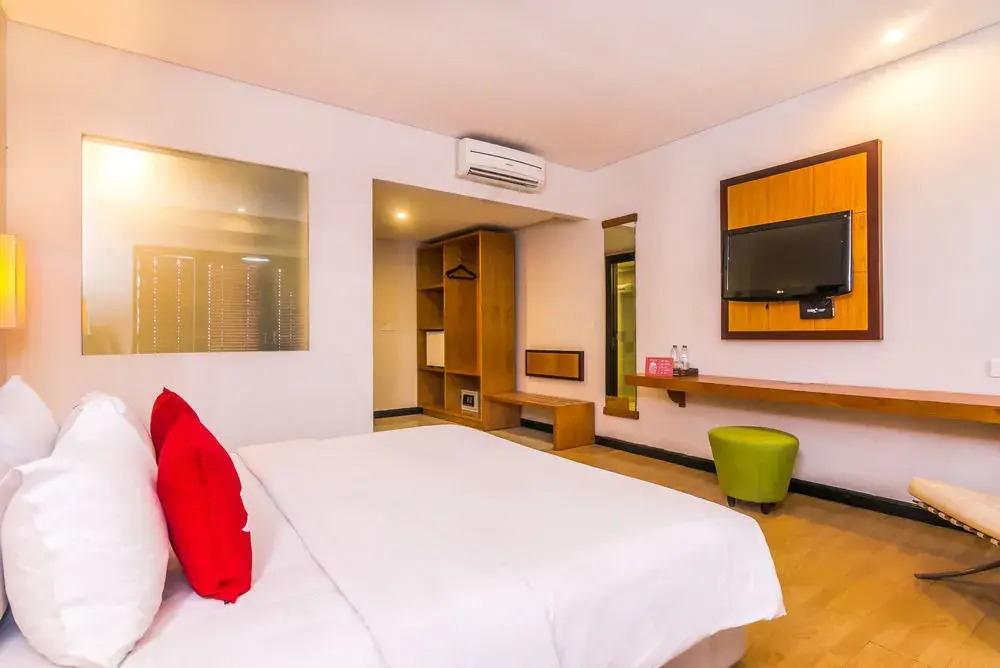 ZenRooms Kuta Poppies Lane