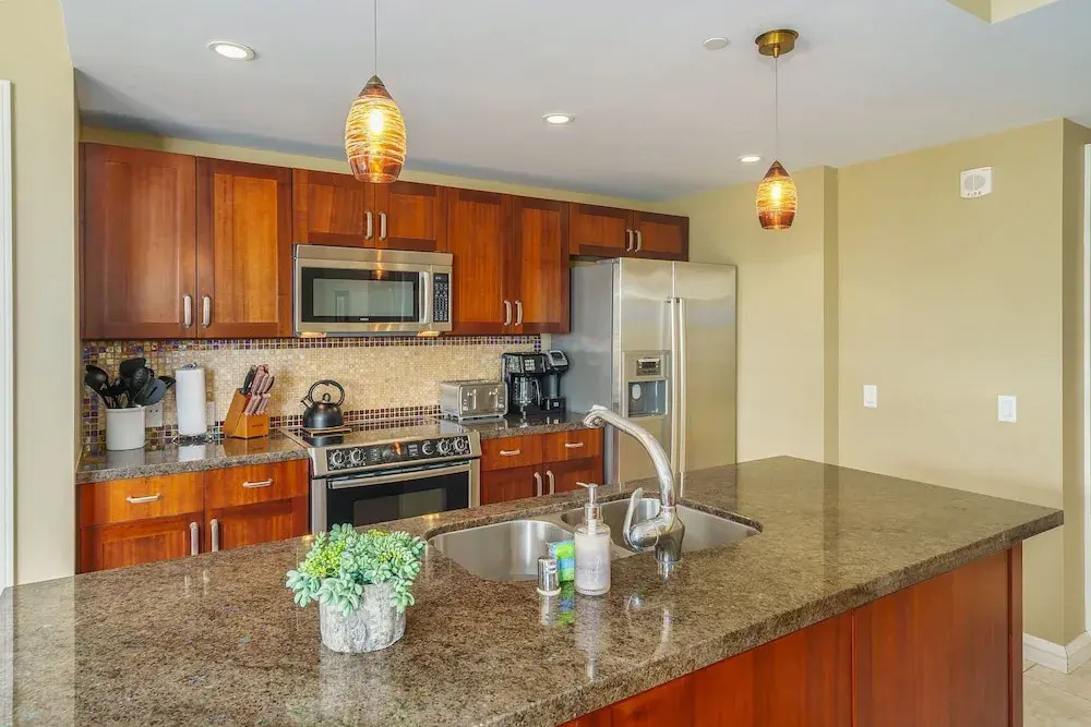 Honua Kai Hokulani 934, Renovated, AC, Large Lanai, No Carpet, Amazing Views!