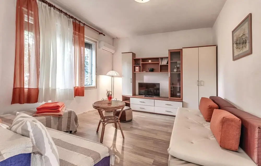 Two-Bedroom Holiday Home In Pula