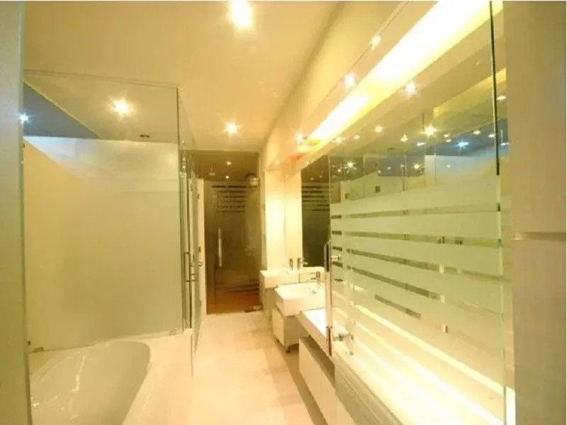 Lucky Residence Suites