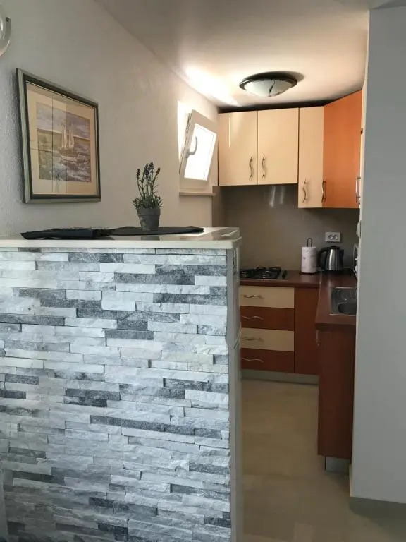 Apartment Angel