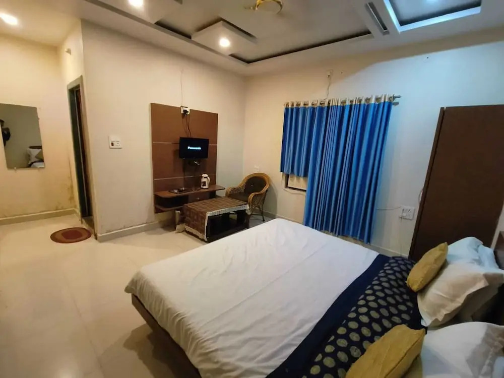 Hotel Basant Palace