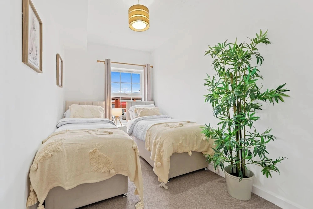 Apartment Sleeps 6 With Parking