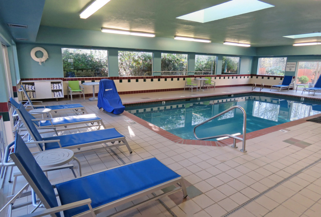 Holiday Inn Express Hotels & Suites Burlington by IHG