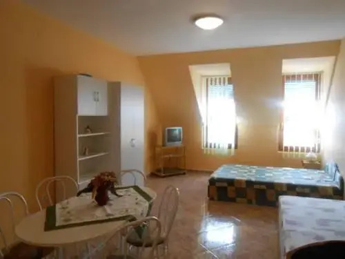 Mercédesz Apartman
