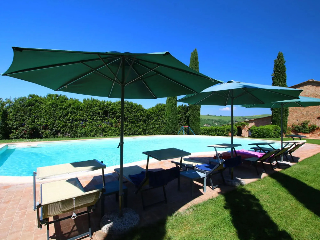 Farmhouse in Montalcino with Pool and Garden