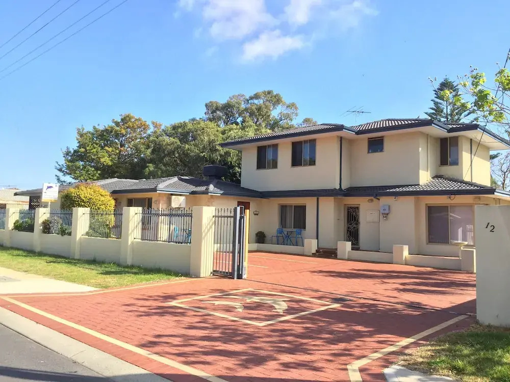 The Royal Dolphin B&B in Safety Bay