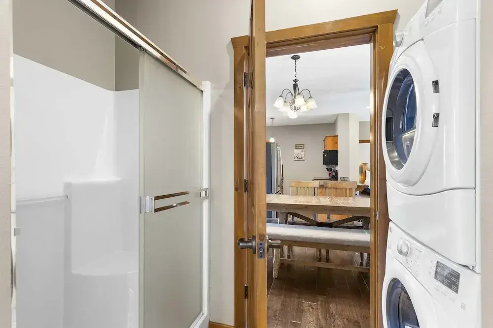 Serenity Oaks Stay for 16!