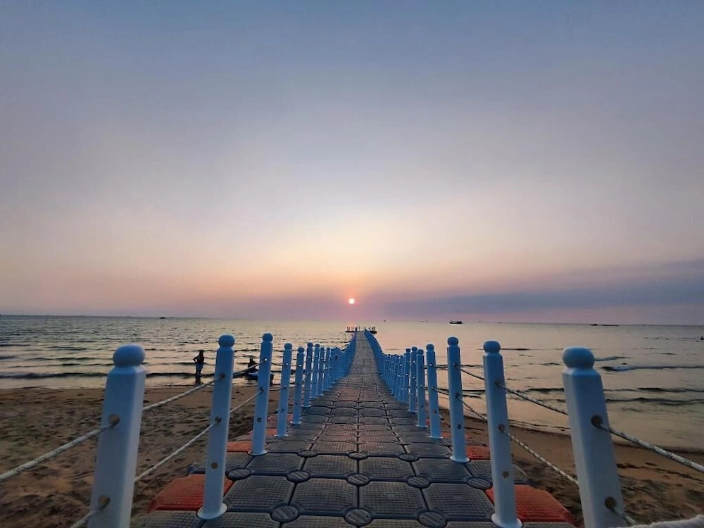 Sunset Marina Hotel