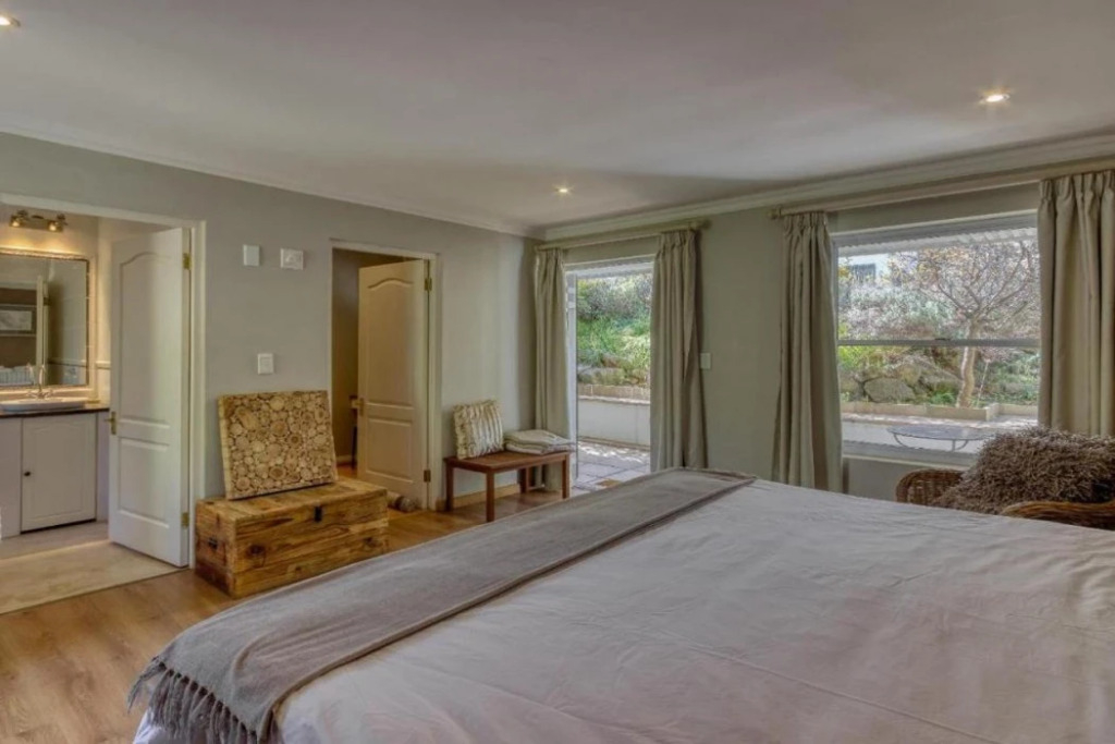 Explorer Guesthouse