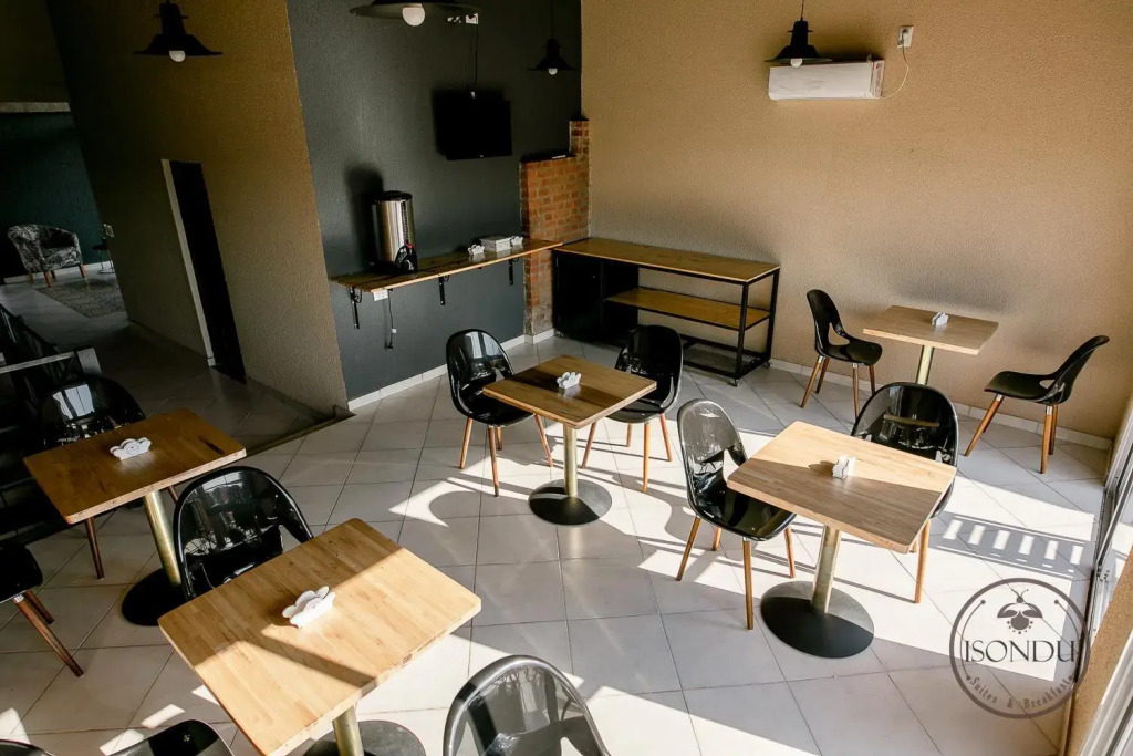 ISONDU Suites & Breakfast
