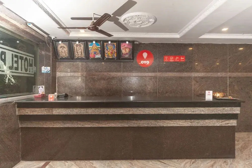 OYO 16749 Hotel Paris