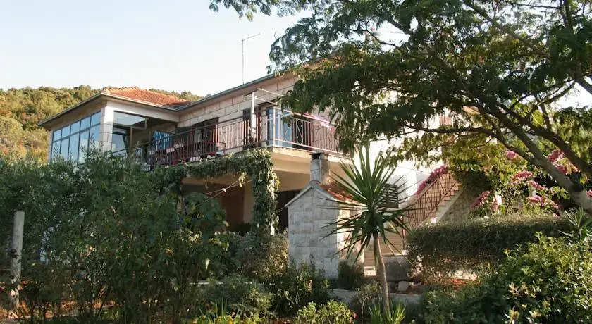 Apartments Maslina