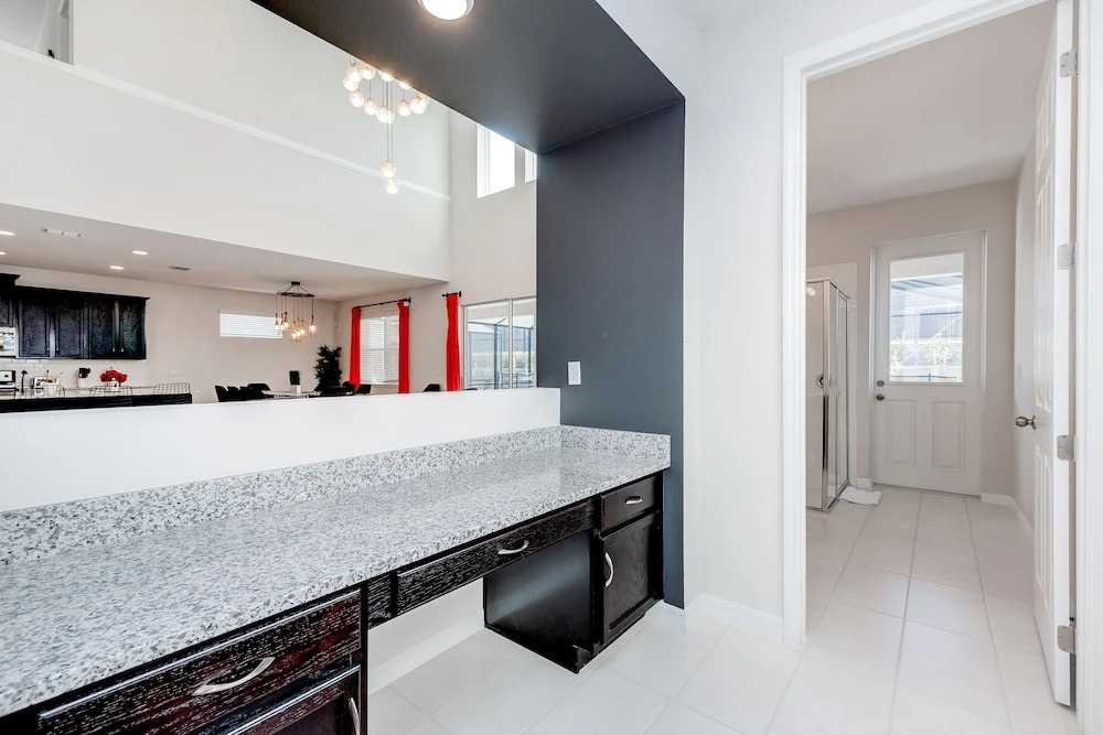 Edgy and Modern 7 Bed 5 Ba Villa Pool & Spa 1800saw