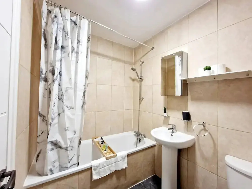 Modern Apartment in Uxbridge